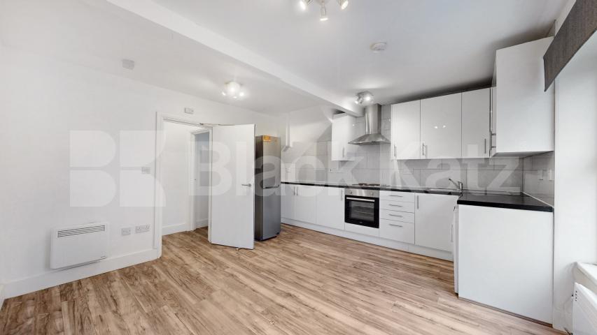 Newly refurbished split level 2 bedroom on the borders of Camden & Holloway Camden Road , Holloway / Caledonian Road